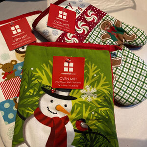 Oven Mitts (3) Christmas Snowman Kitchen Baking Holiday Decor Essential Home NEW